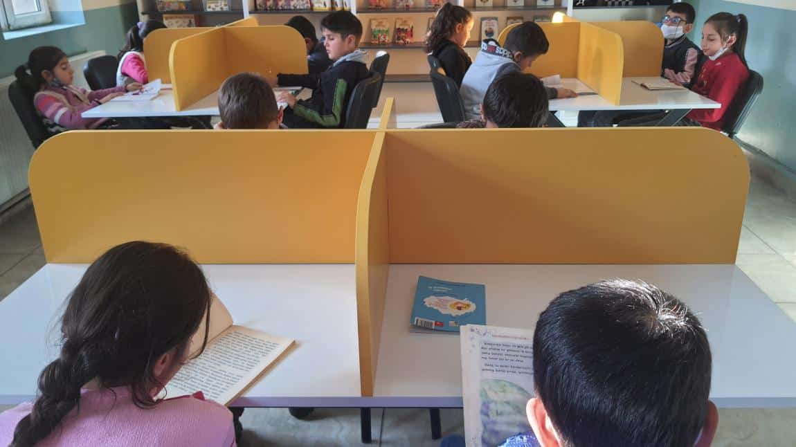 Erbap kapsamında ilkokul öğrencilerimize okuma kampanyaları ve faaliyetleri düzenlenmiştir.