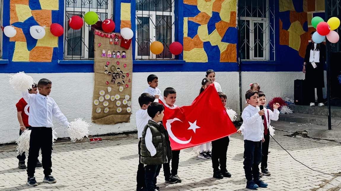 23 Nisan Ulusal Egemenlik ve Çocuk Bayramı